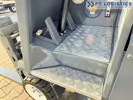 Čtyřcestný vysokozdvižný vozík 2017  Combilift CB3000 | DIESEL | TRIPLEX 4900 | FREE-LIFT | FORK-POSITIONER | SIDE-SHIFT | NEW TIRES (18)