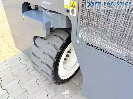 Čtyřcestný vysokozdvižný vozík 2017  Combilift CB3000 | DIESEL | TRIPLEX 4900 | FREE-LIFT | FORK-POSITIONER | SIDE-SHIFT | NEW TIRES (7)