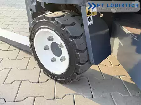 Čtyřcestný vysokozdvižný vozík 2018  Combilift CB3000 | DIESEL | TRIPLEX 6555 | FREE-LIFT | SIDE-SHIFT | FORK-POSITIONER | FULL-CABIN (25)