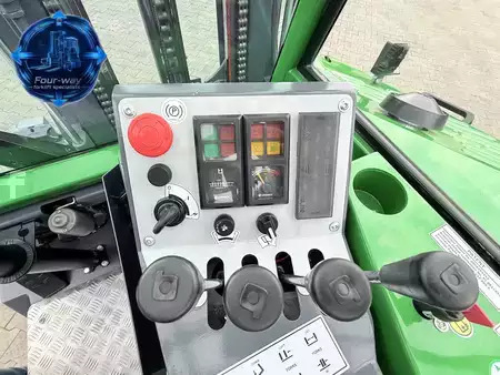 Čtyřcestný vysokozdvižný vozík 2012  Combilift CB4000 | GAS | TRIPLEX 6800 | FREE-LIFT | FORK-POSITIONER | SIDE-SHIFT | FULL CABIN | NEW TIRES (21)