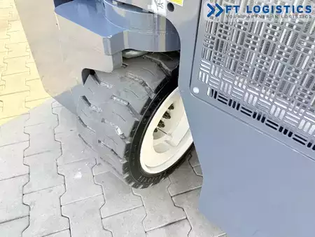 Čtyřcestný vysokozdvižný vozík 2017  Combilift CB3000 / GAS / TRIPLEX 5500MM / FREE-LIFT / FORK-POSITIONER / SIDE-SHIFT (7)
