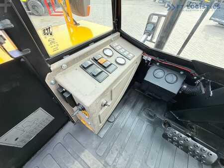 Terénní vysokozdvižný vozík 2012  JCB 940 / DIESEL / TRIPLEX 4500MM / FORK POSITIONER / FORK SIDESHIFT / 4T / NEW TYRES / LIKE NEW (39)