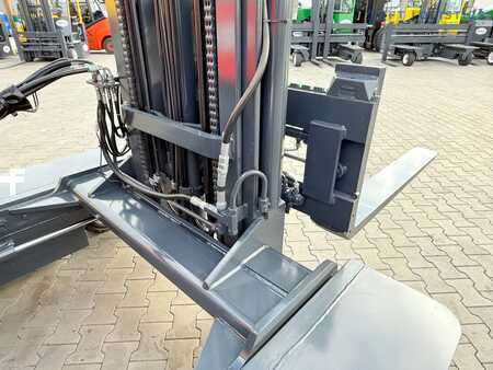 Wózki 4-kierunkowe 2017  Combilift COMBILIFT C4000 – TRIPLEX 9300 mm – Year 2017 – GAS – FREE LIFT – FORK SIDE SHIFT – CONDITION 5/5 (24)