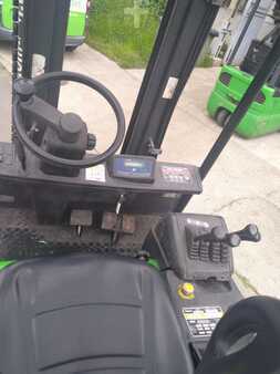 Carrelli elettrici 4 ruote 2008  OM XE30 (6)
