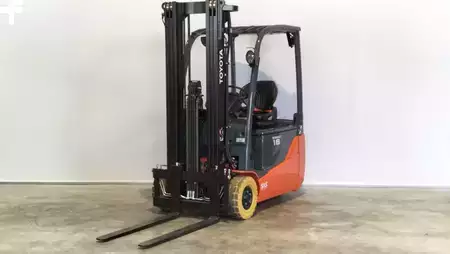 Elektro tříkolové VZV 2025  Toyota 8FBE16T (1)