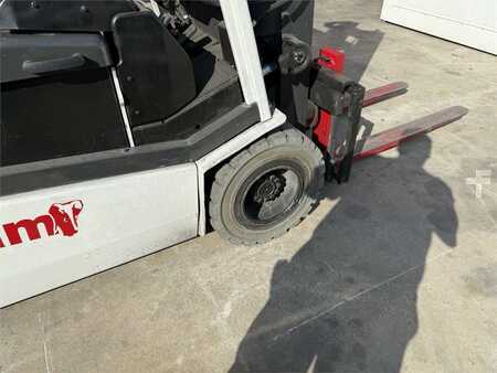Carrelli elettrici 4 ruote 2015  Unicarriers G1Q2L30Q (9)