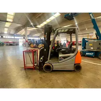 Electric - 4 wheels - Still RX 20-20 P (1)