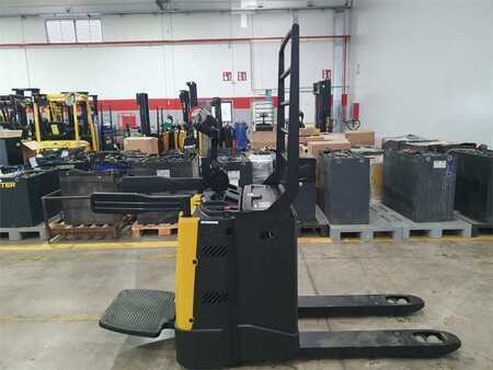 Elektromos emelőkocsik - Yale MP20X FBW (3)