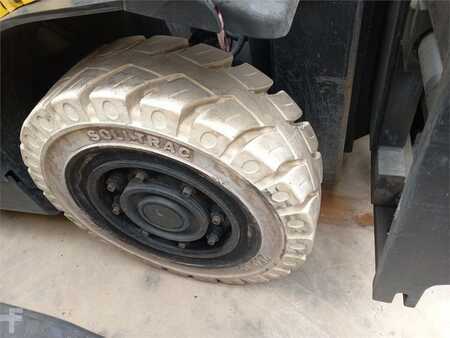 Nestekaasutrukki 2020  Hyster H4.5FTS5 (5)