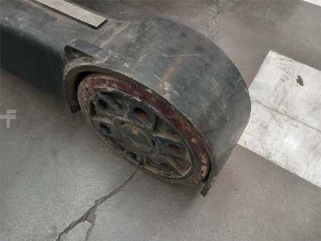 Skjutstativtruck - Yale MR14 (12)