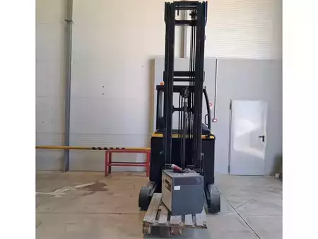 Reach Trucks 2015  Yale MR14 (2)