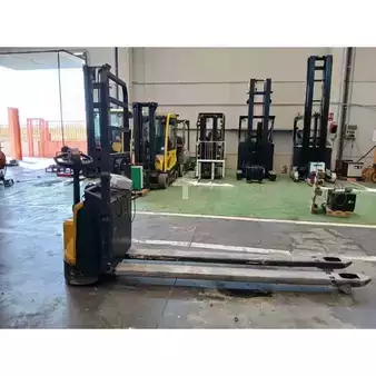 Electric Pallet Trucks 2018  Yale MP20 (3)
