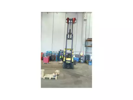 Empilhador diesel - Hyster H2.5UT (6)