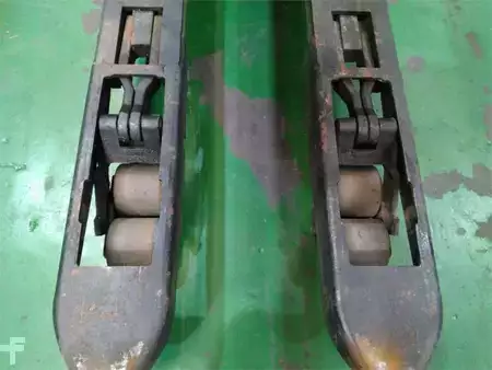 Stacker pedestre - Toyota SWE120I (6)