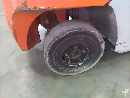 Diesel heftrucks 2015  Still RC40-25 (10)