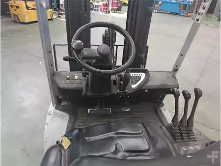 Diesel heftrucks 2015  Still RC40-25 (5)