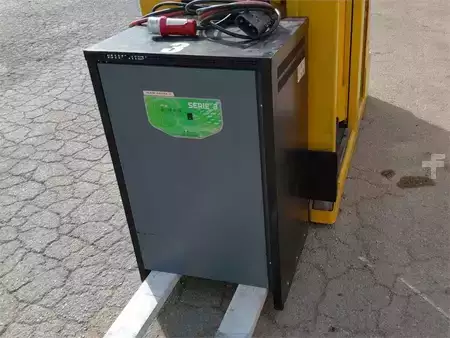 Recogepedido vertical - Yale MO10E AC (10)