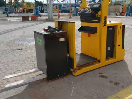 Recogepedido vertical - Yale MO10E AC (3)