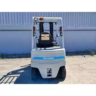 Elektryczne 4-kołowe 2015  Unicarriers G1Q2L30Q (4)