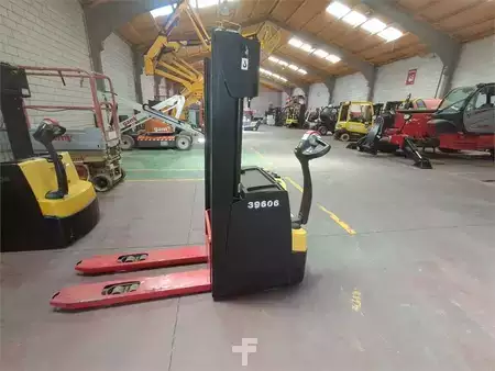 Apilador eléctrico 2021  Hyster S1.6 (1)