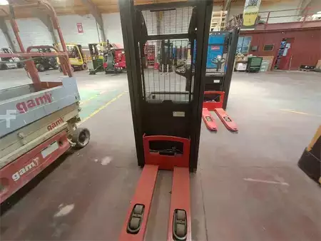 Apilador eléctrico 2021  Hyster S1.6 (2)