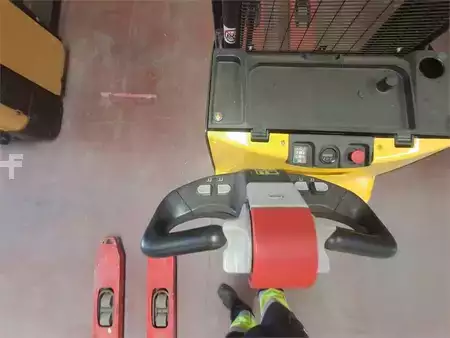 Apilador eléctrico 2021  Hyster S1.6 (5)