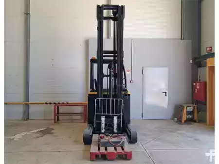 Reach Trucks - Yale MR14 (3)