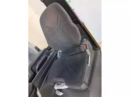 Reach Trucks - Yale MR14 (7)