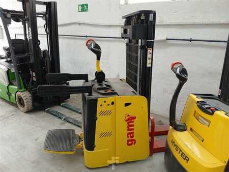 Ledstaplare gå - Hyster S1.5S (3)