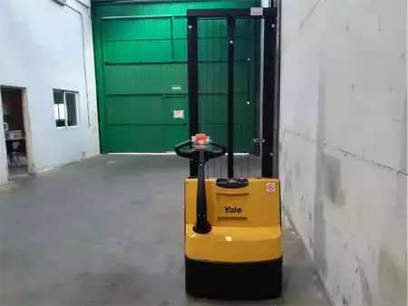 Apilador eléctrico - Yale MS10E (4)