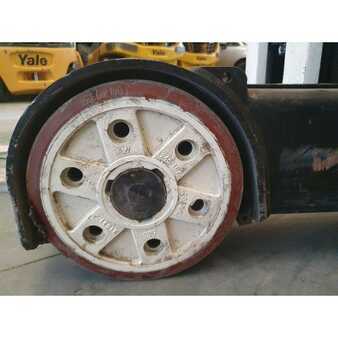 Carretilla retráctil - Yale MR14 (10)