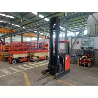 Chariots à mât rétractable - BT RRE160M (2)