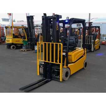 Electric - 4 wheels - Yale ERP 16 VF LWB (1)
