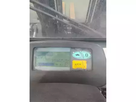 Eléctrica de 4 ruedas - Toyota 7FBMF45 (12)