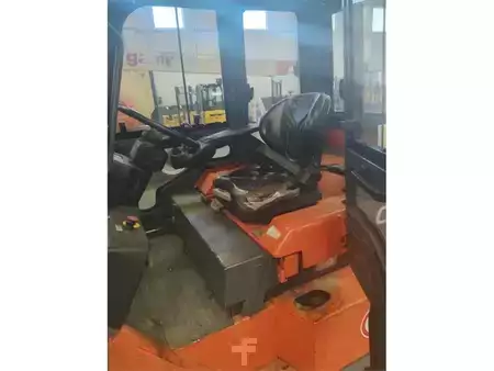 Eléctrica de 4 ruedas - Toyota 7FBMF45 (7)