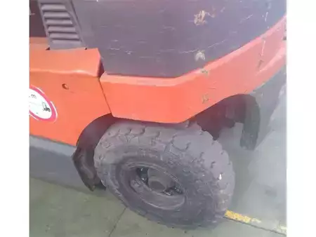 Eléctrica de 4 ruedas - Toyota 7FBMF45 (9)