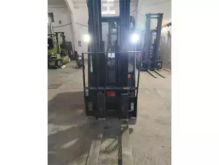 Eléctrica de 4 ruedas 2014  Toyota 8FBMT16T (2)