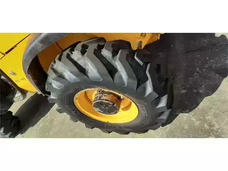 Telescopic forklift rigid - JCB 527-55 (9)