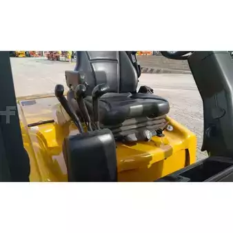 Carrelli elettrici 4 ruote - Yale ERP35VL (10)