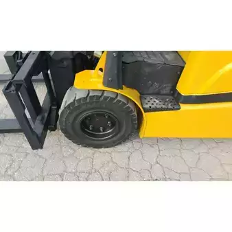 Carrelli elettrici 4 ruote - Yale ERP35VL (11)