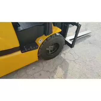 Carrelli elettrici 4 ruote - Yale ERP35VL (12)