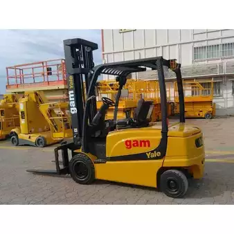Carrelli elettrici 4 ruote - Yale ERP35VL (2)