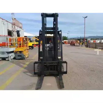 Carrelli elettrici 4 ruote - Yale ERP35VL (3)