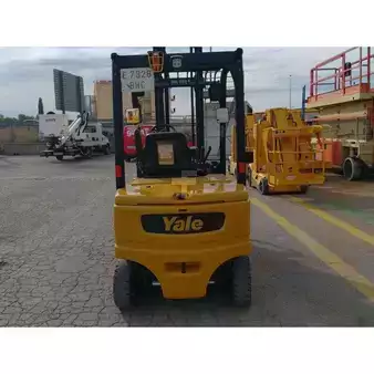Carrelli elettrici 4 ruote - Yale ERP35VL (6)