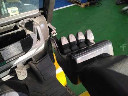Empilhador diesel - Yale GDP30VX (6)