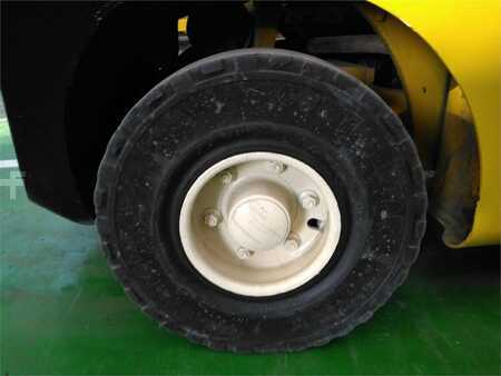 Empilhador diesel - Yale GDP30VX (8)