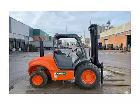 Terrenggående gaffeltruck 2006  Ausa C350HX4 (3)