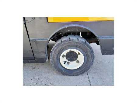 Rebocador - Hyster MT70 (7)