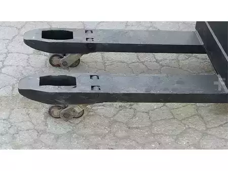 Stacker pedestre - Yale MP20X FBW (13)