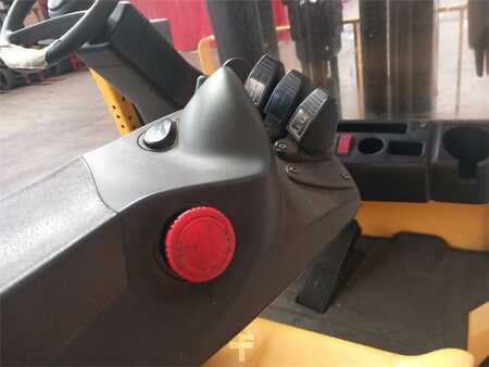 Carrelli elettrici 4 ruote 2019  Hyster J2.5XN (10)